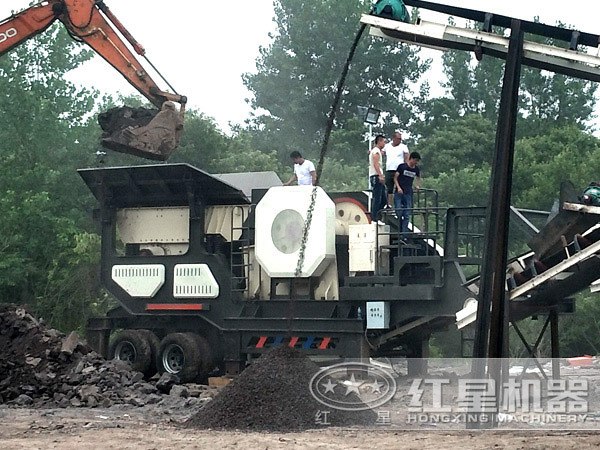 山東聊城建筑垃圾破碎加工現場