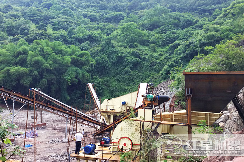 重錘式破碎機作業現場